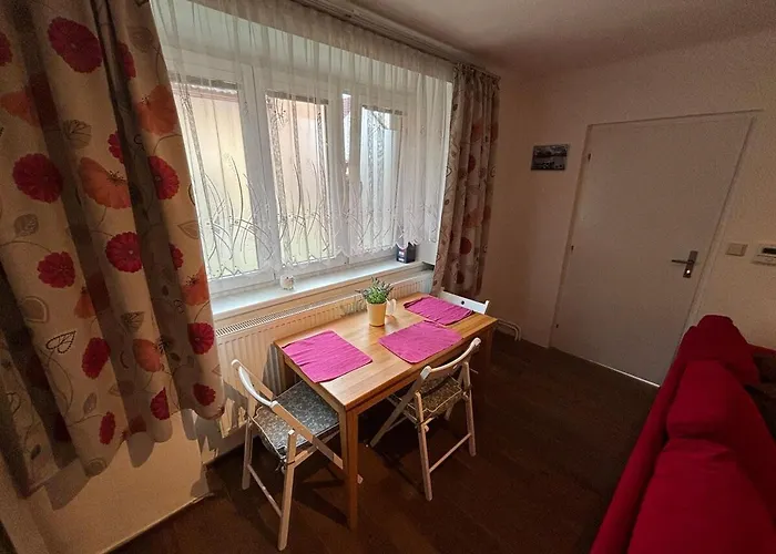 U Benatek * Jindřichův Hradec